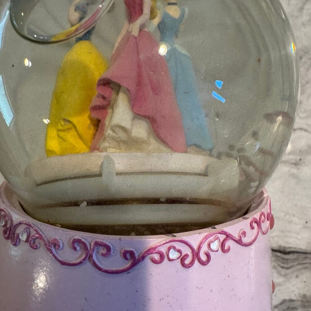Disney Princess Snow globe - Picture 2 of 4